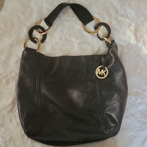Authentic Michael Kors Black Leather Shoulder Bag With Charm - Picture 1 of 15
